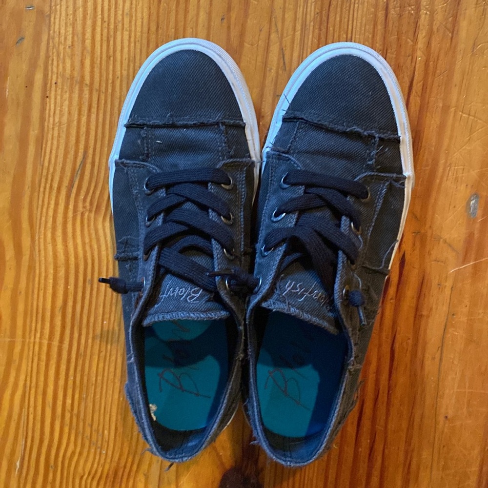 Blowfish gray canvas sneakers size 8.5